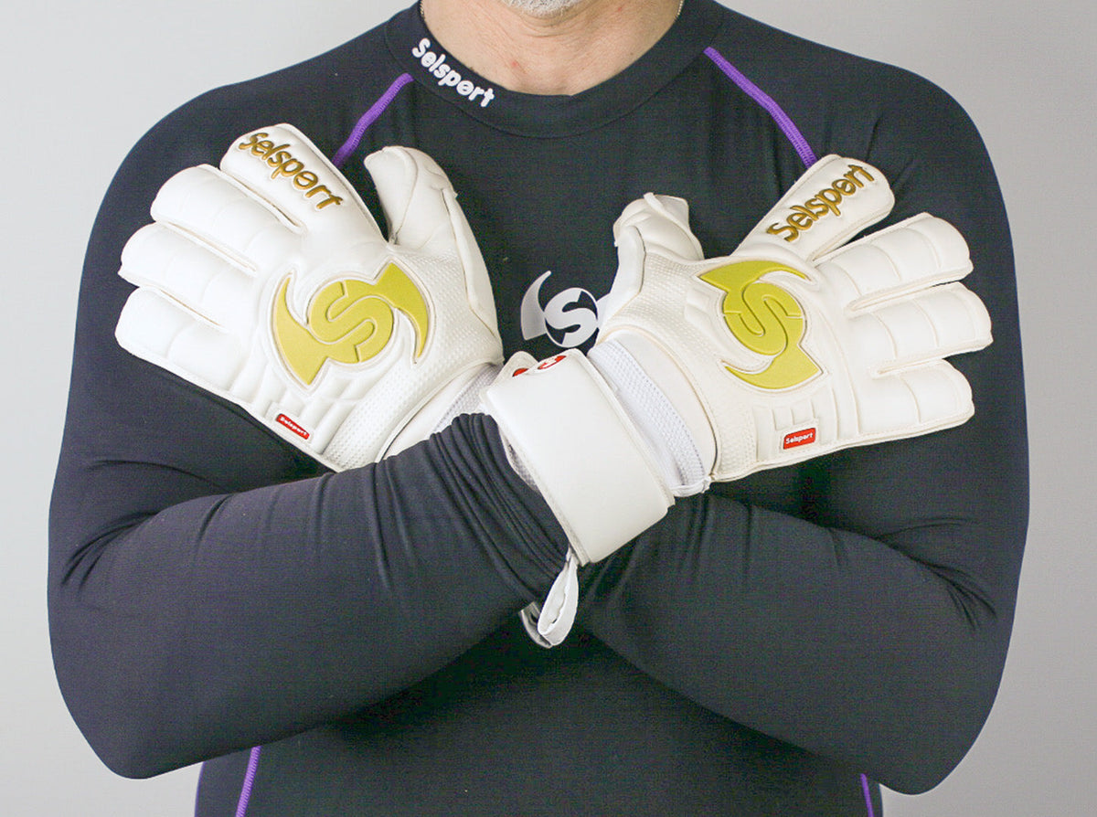 Selsport Professional Goalkeeper glove Wrappa Classic EA+ Gold backhand