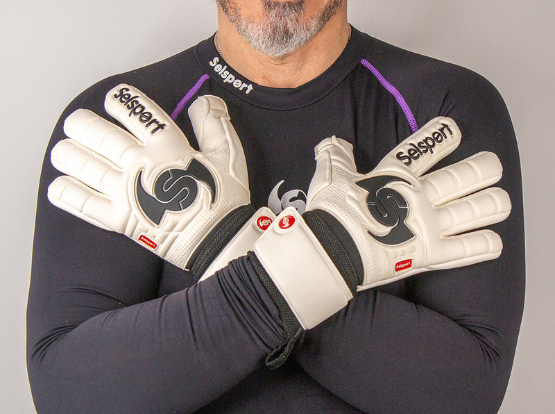 Selsport Wrappa Classic EA+ Professional Goalkeeper gloves negative cut with black S wing logo