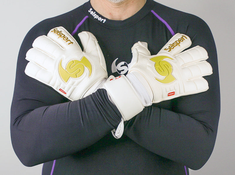 Selsport Wrappa Classic EA+ Gold professional goalkeeper gloves with gold S wing logo