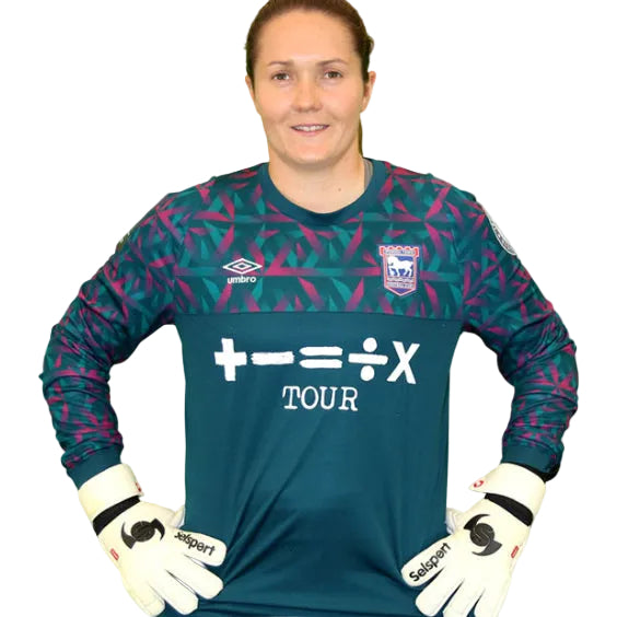 Sarah Quantrill Goalkeeper for Ipswich Townladies wearing team kit and Selsport goalkeeper gloves
