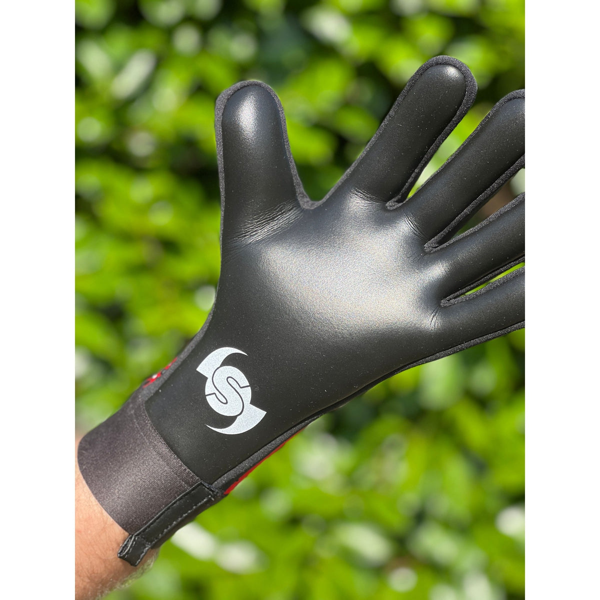 {{product_title}} by Selsport – Professional Goalkeeper Gloves featuring {{product_option_color}} and {{product_option_cut}} design{{product_title}} by Selsport – Professional Goalkeeper Glov