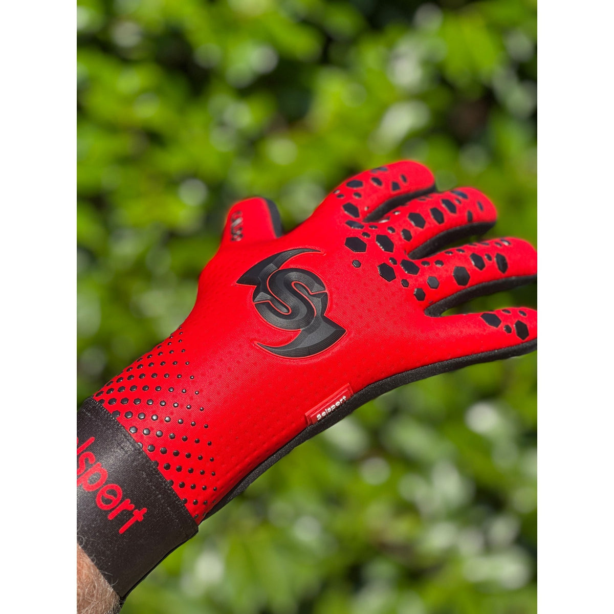 {{product_title}} by Selsport – Professional Goalkeeper Gloves featuring {{product_option_color}} and {{product_option_cut}} design{{product_title}} by Selsport – Professional Goalkeeper Glov