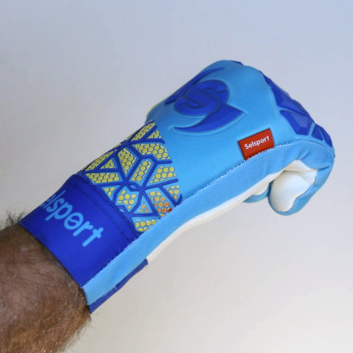 {{product_title}} by Selsport – Professional Goalkeeper Gloves featuring {{product_option_color}} and {{product_option_cut}} design{{product_title}} by Selsport – Professional Goalkeeper Glov