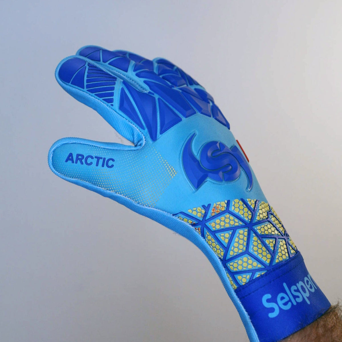 {{product_title}} by Selsport – Professional Goalkeeper Gloves featuring {{product_option_color}} and {{product_option_cut}} design{{product_title}} by Selsport – Professional Goalkeeper Glov