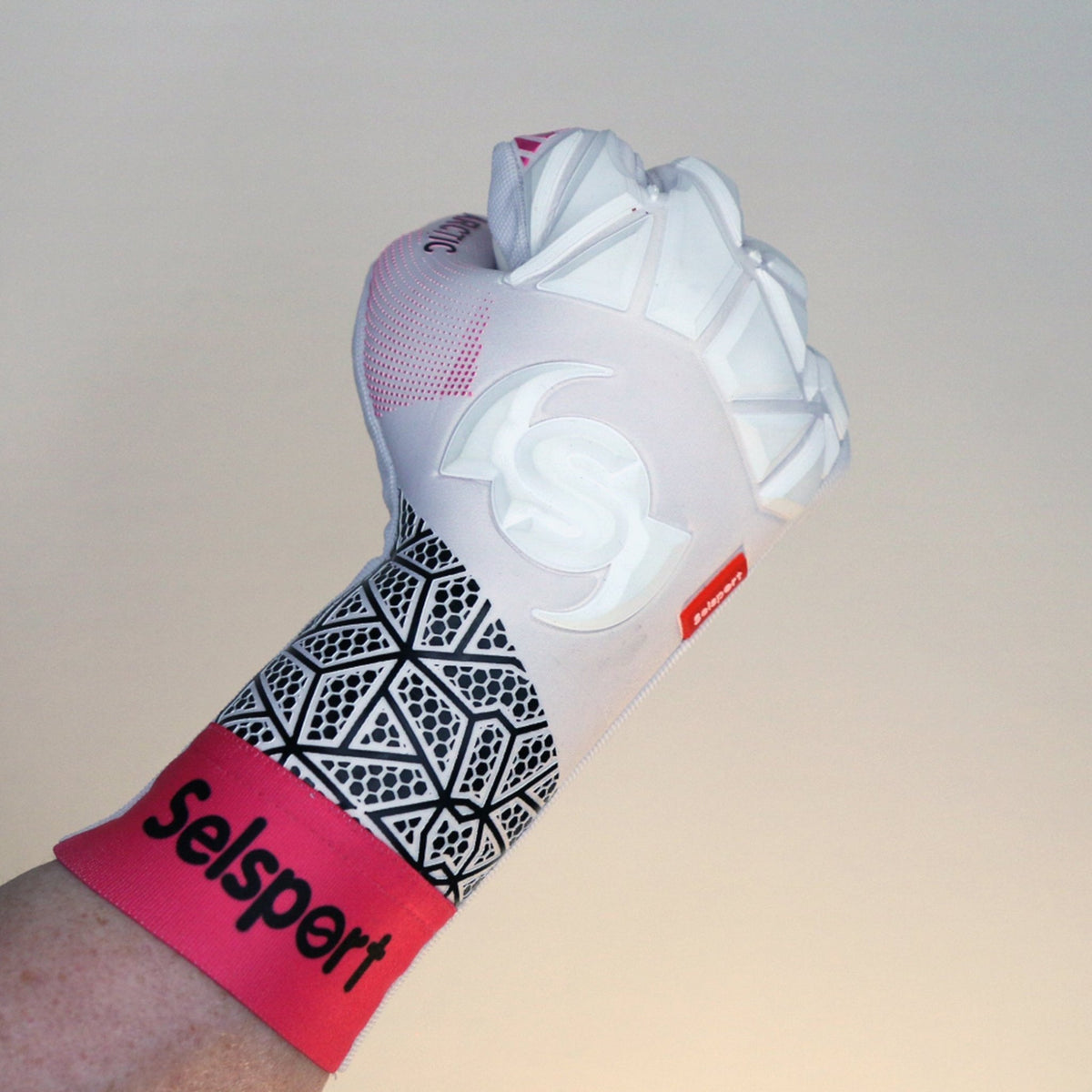 {{product_title}} by Selsport – Professional Goalkeeper Gloves featuring {{product_option_color}} and {{product_option_cut}} design{{product_title}} by Selsport – Professional Goalkeeper Glov