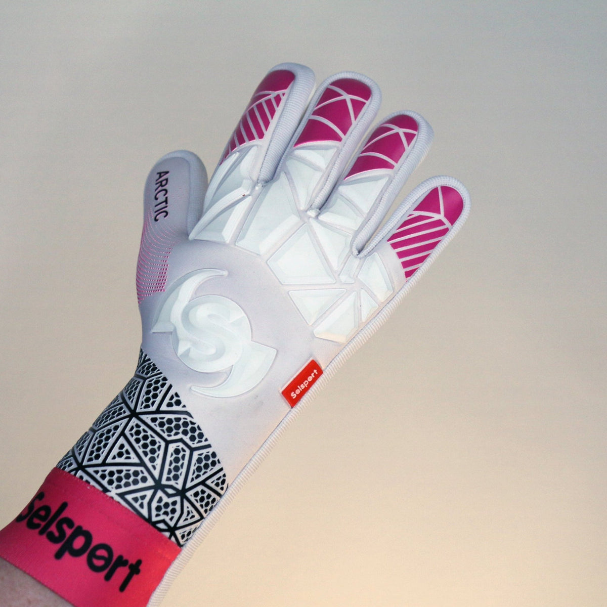 {{product_title}} by Selsport – Professional Goalkeeper Gloves featuring {{product_option_color}} and {{product_option_cut}} design{{product_title}} by Selsport – Professional Goalkeeper Glov