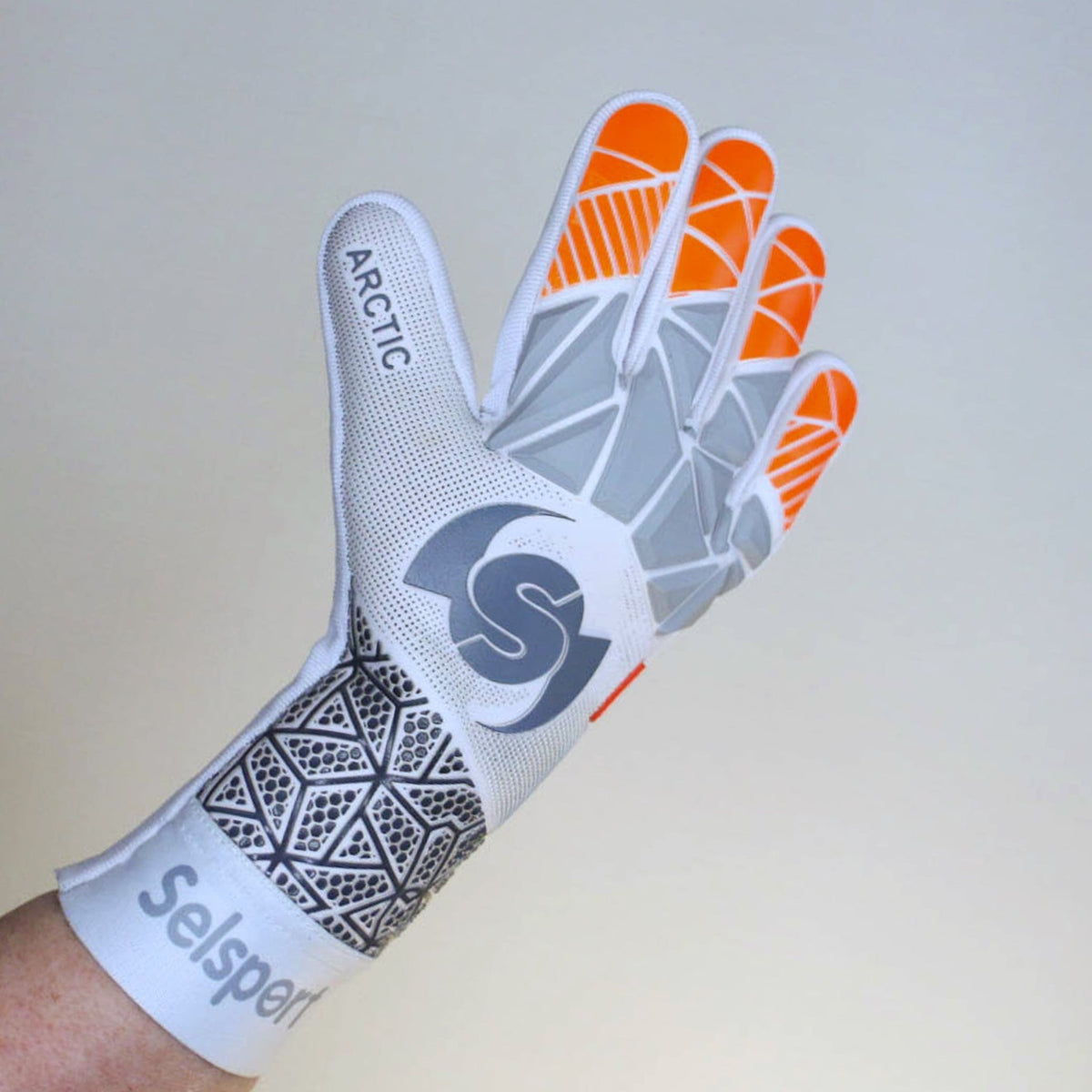{{product_title}} by Selsport – Professional Goalkeeper Gloves featuring {{product_option_color}} and {{product_option_cut}} design{{product_title}} by Selsport – Professional Goalkeeper Glov