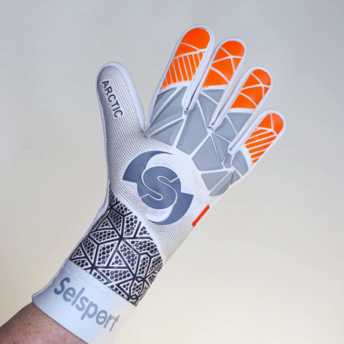 {{product_title}} by Selsport – Professional Goalkeeper Gloves featuring {{product_option_color}} and {{product_option_cut}} design{{product_title}} by Selsport – Professional Goalkeeper Glov