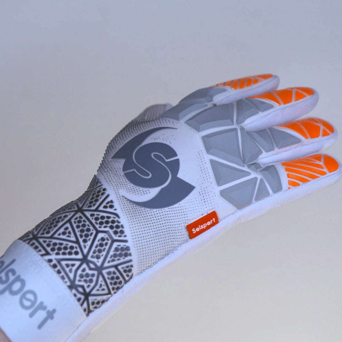 {{product_title}} by Selsport – Professional Goalkeeper Gloves featuring {{product_option_color}} and {{product_option_cut}} design{{product_title}} by Selsport – Professional Goalkeeper Glov