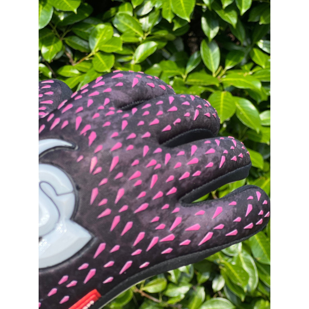 {{product_title}} by Selsport – Professional Goalkeeper Gloves featuring {{product_option_color}} and {{product_option_cut}} design{{product_title}} by Selsport – Professional Goalkeeper Glov