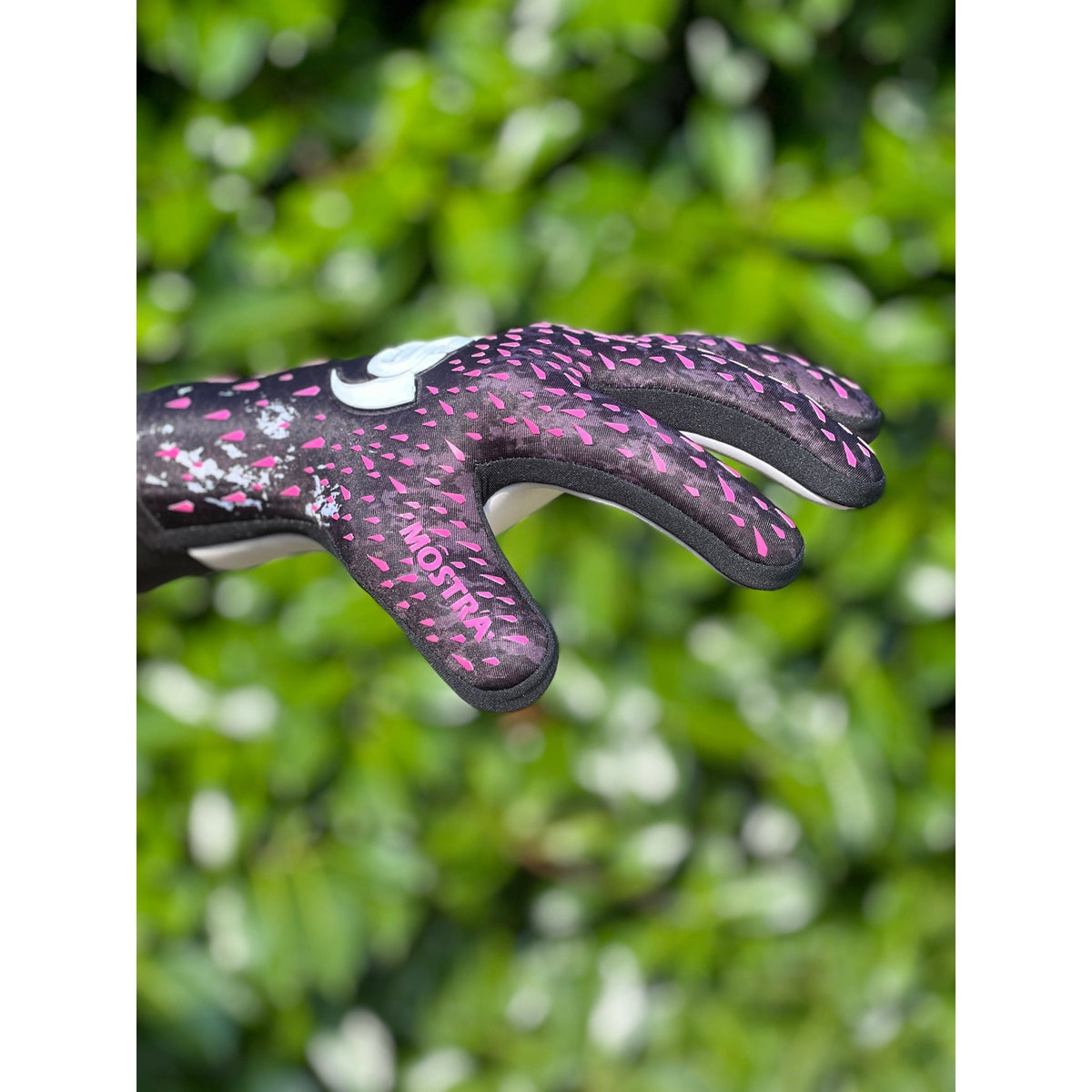 {{product_title}} by Selsport – Professional Goalkeeper Gloves featuring {{product_option_color}} and {{product_option_cut}} design{{product_title}} by Selsport – Professional Goalkeeper Glov