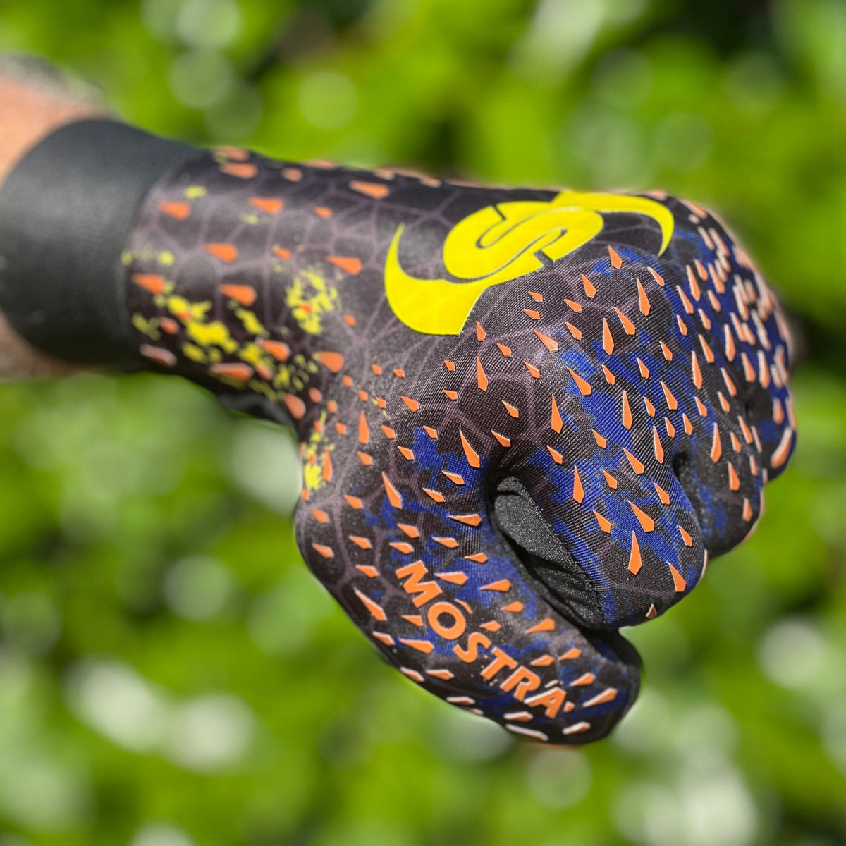 {{product_title}} by Selsport – Professional Goalkeeper Gloves featuring {{product_option_color}} and {{product_option_cut}} design{{product_title}} by Selsport – Professional Goalkeeper Glov