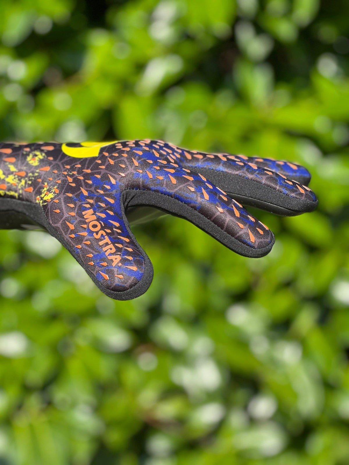 {{product_title}} by Selsport – Professional Goalkeeper Gloves featuring {{product_option_color}} and {{product_option_cut}} design{{product_title}} by Selsport – Professional Goalkeeper Glov