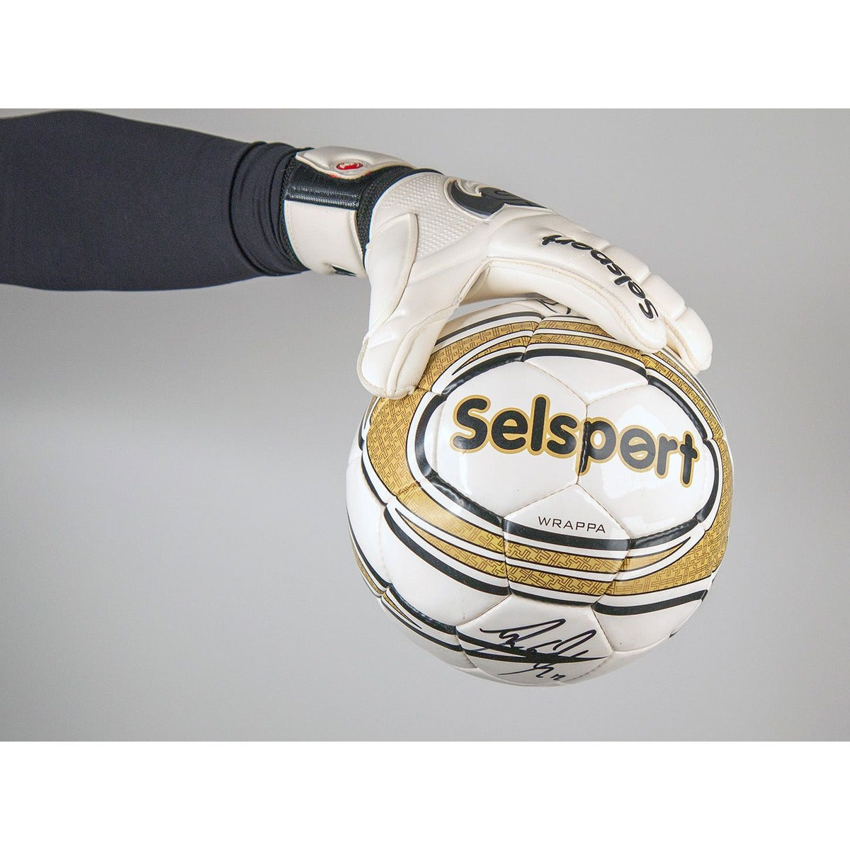 {{product_title}} by Selsport – Professional Goalkeeper Gloves featuring {{product_option_color}} and {{product_option_cut}} design{{product_title}} by Selsport – Professional Goalkeeper Glov