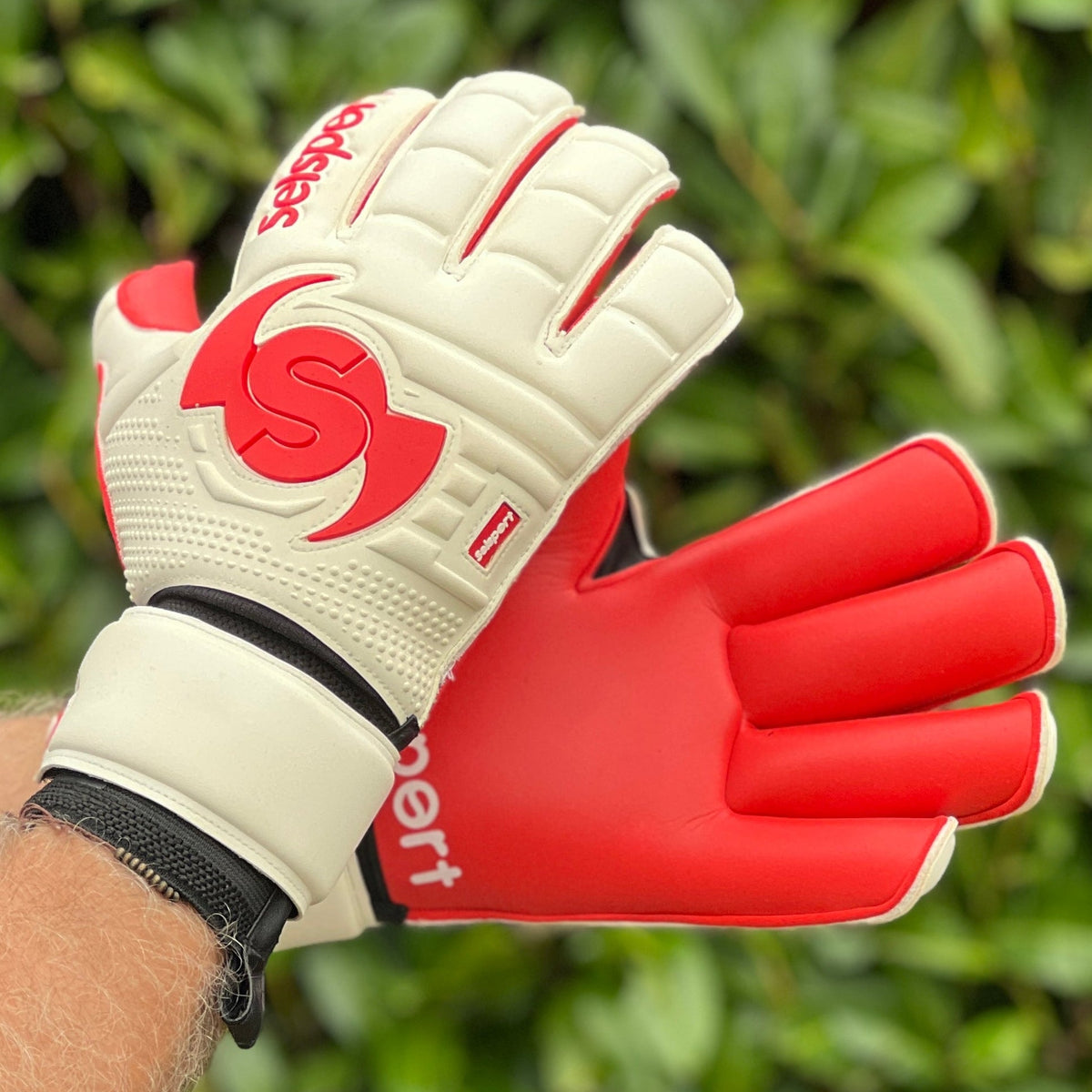 {{product_title}} by Selsport – Professional Goalkeeper Gloves featuring {{product_option_color}} and {{product_option_cut}} design{{product_title}} by Selsport – Professional Goalkeeper Glov