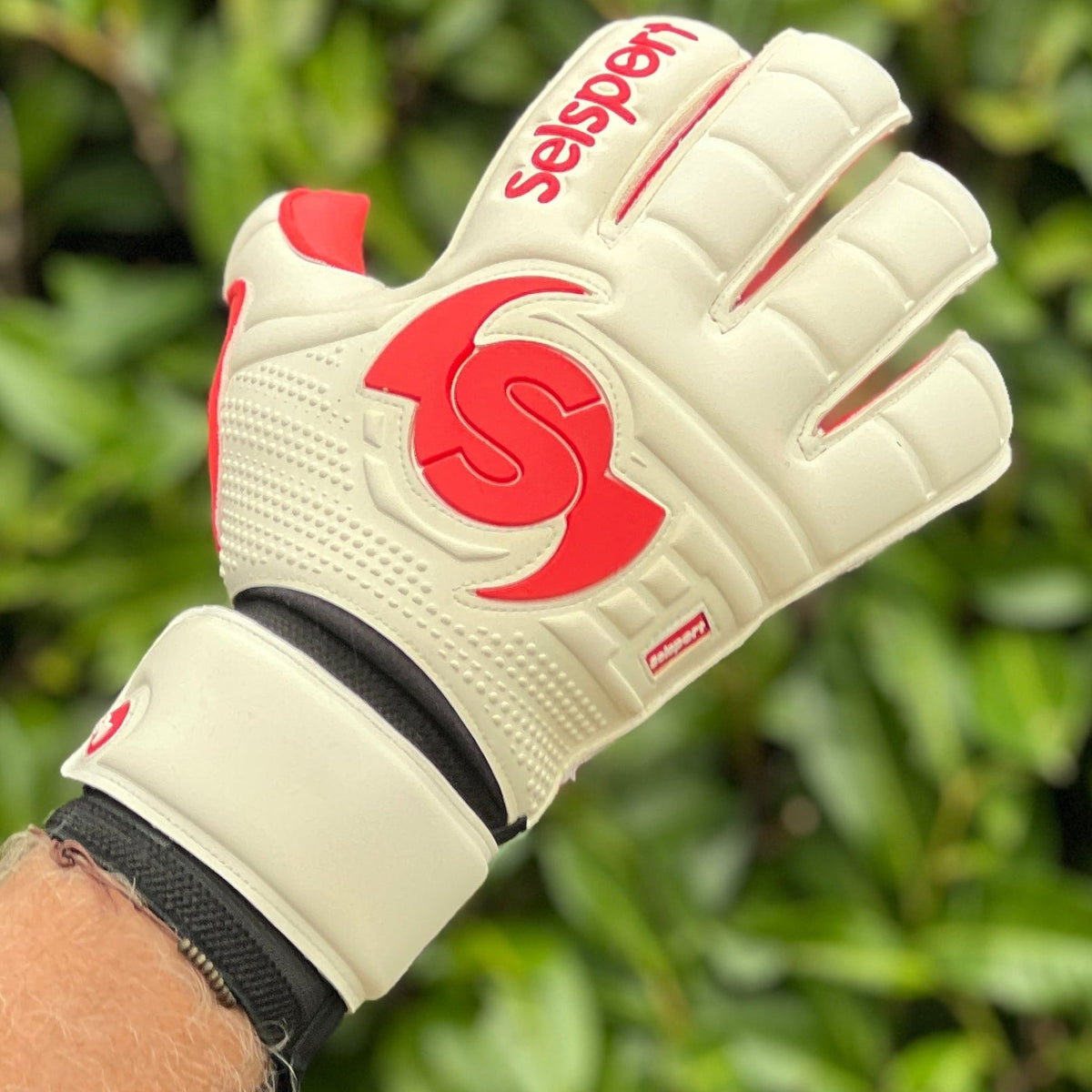 {{product_title}} by Selsport – Professional Goalkeeper Gloves featuring {{product_option_color}} and {{product_option_cut}} design{{product_title}} by Selsport – Professional Goalkeeper Glov