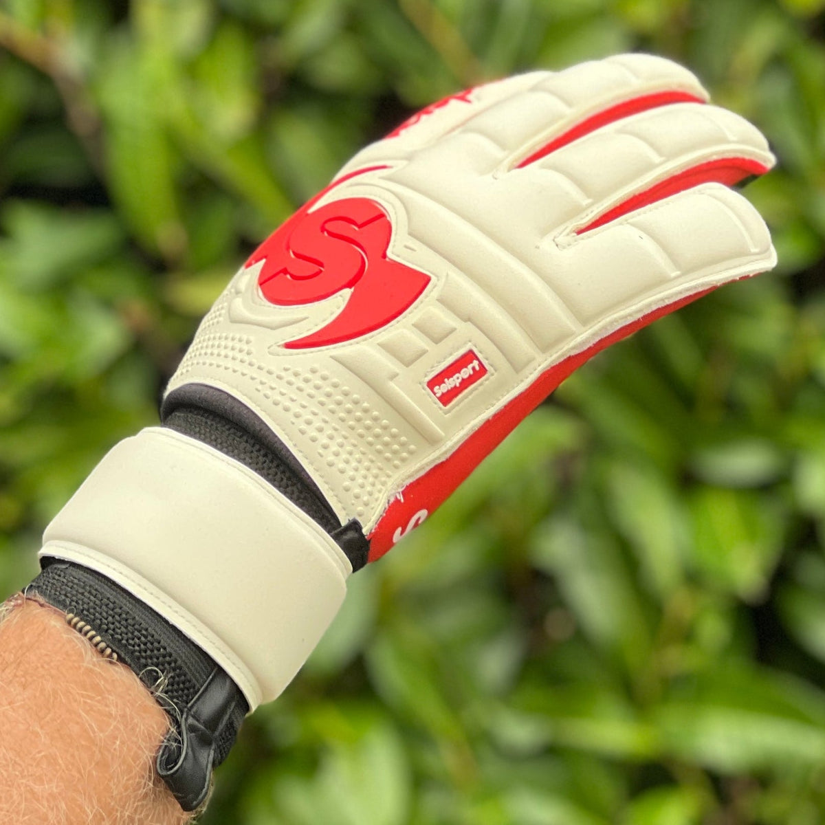 {{product_title}} by Selsport – Professional Goalkeeper Gloves featuring {{product_option_color}} and {{product_option_cut}} design{{product_title}} by Selsport – Professional Goalkeeper Glov
