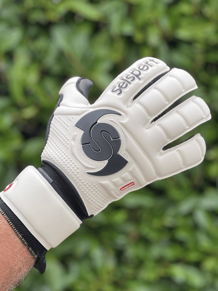 {{product_title}} by Selsport – Professional Goalkeeper Gloves featuring {{product_option_color}} and {{product_option_cut}} design{{product_title}} by Selsport – Professional Goalkeeper Glov