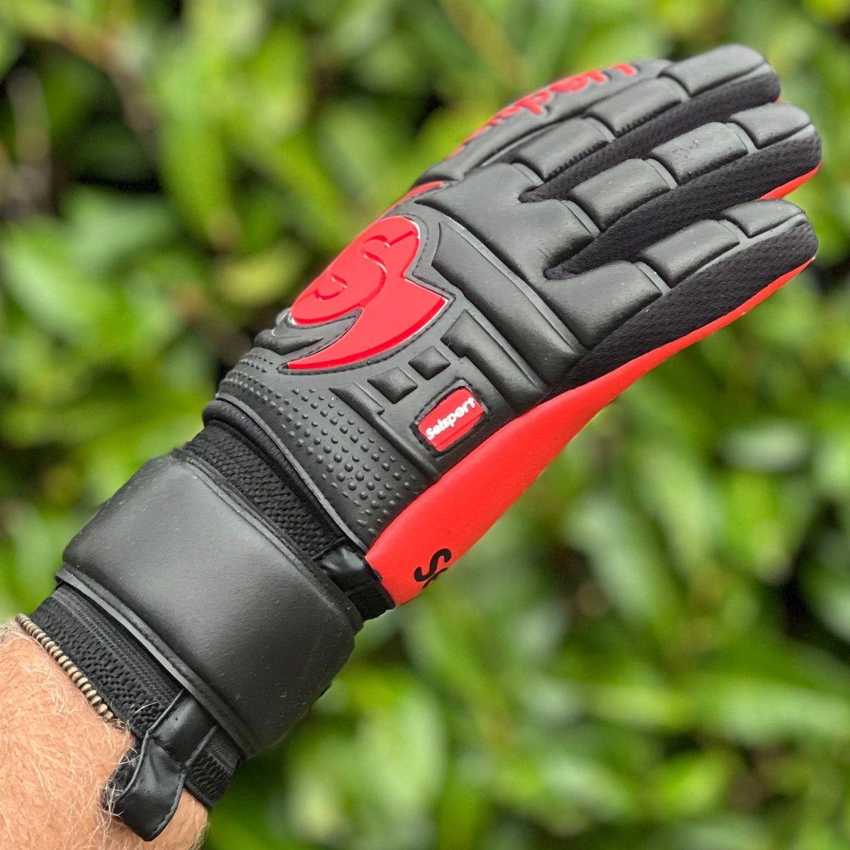 {{product_title}} by Selsport – Professional Goalkeeper Gloves featuring {{product_option_color}} and {{product_option_cut}} design{{product_title}} by Selsport – Professional Goalkeeper Glov