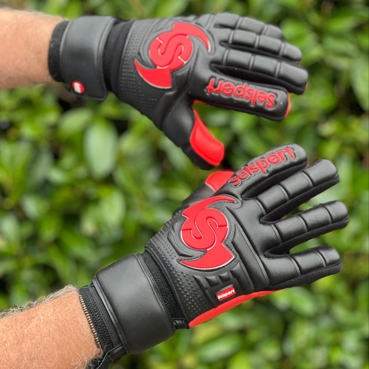 {{product_title}} by Selsport – Professional Goalkeeper Gloves featuring {{product_option_color}} and {{product_option_cut}} design{{product_title}} by Selsport – Professional Goalkeeper Glov