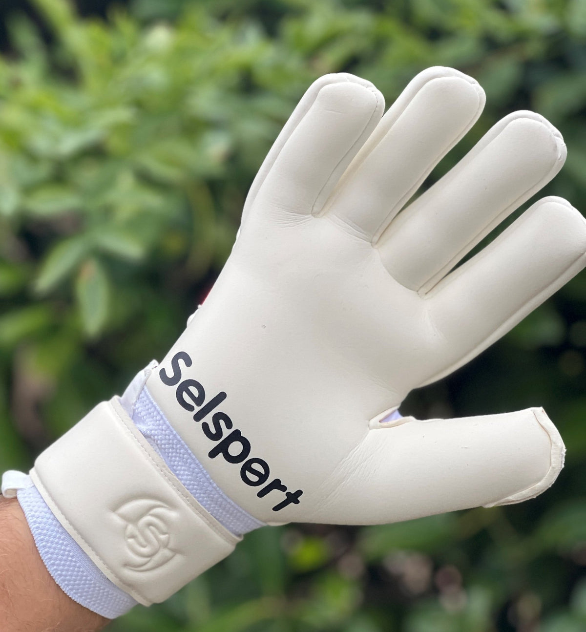 {{product_title}} by Selsport – Professional Goalkeeper Gloves featuring {{product_option_color}} and {{product_option_cut}} design{{product_title}} by Selsport – Professional Goalkeeper Glov