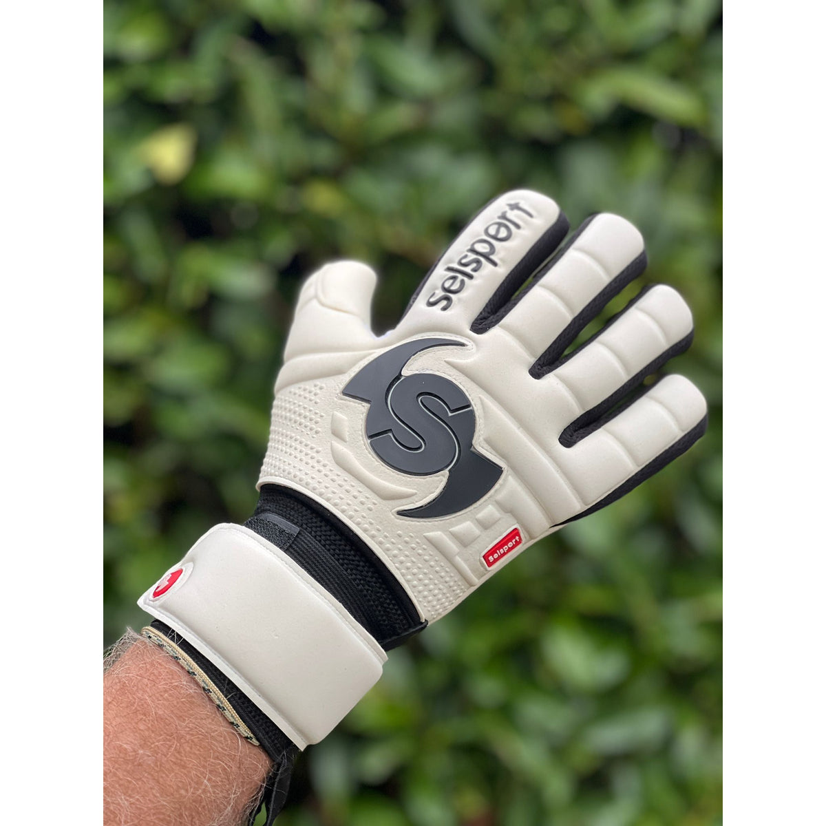 {{product_title}} by Selsport – Professional Goalkeeper Gloves featuring {{product_option_color}} and {{product_option_cut}} design{{product_title}} by Selsport – Professional Goalkeeper Glov