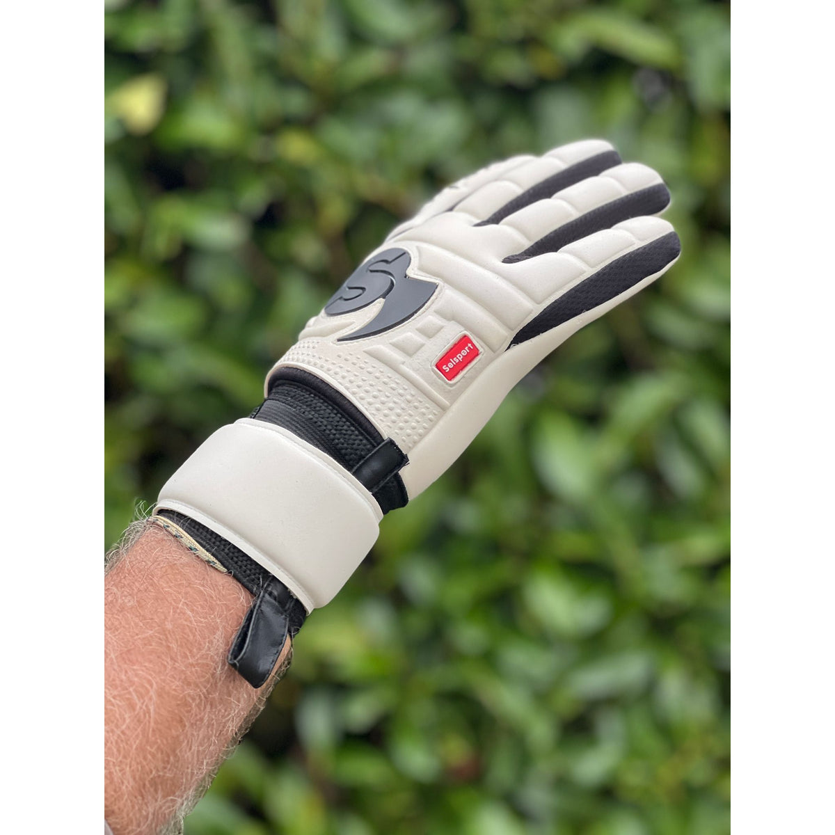 {{product_title}} by Selsport – Professional Goalkeeper Gloves featuring {{product_option_color}} and {{product_option_cut}} design{{product_title}} by Selsport – Professional Goalkeeper Glov