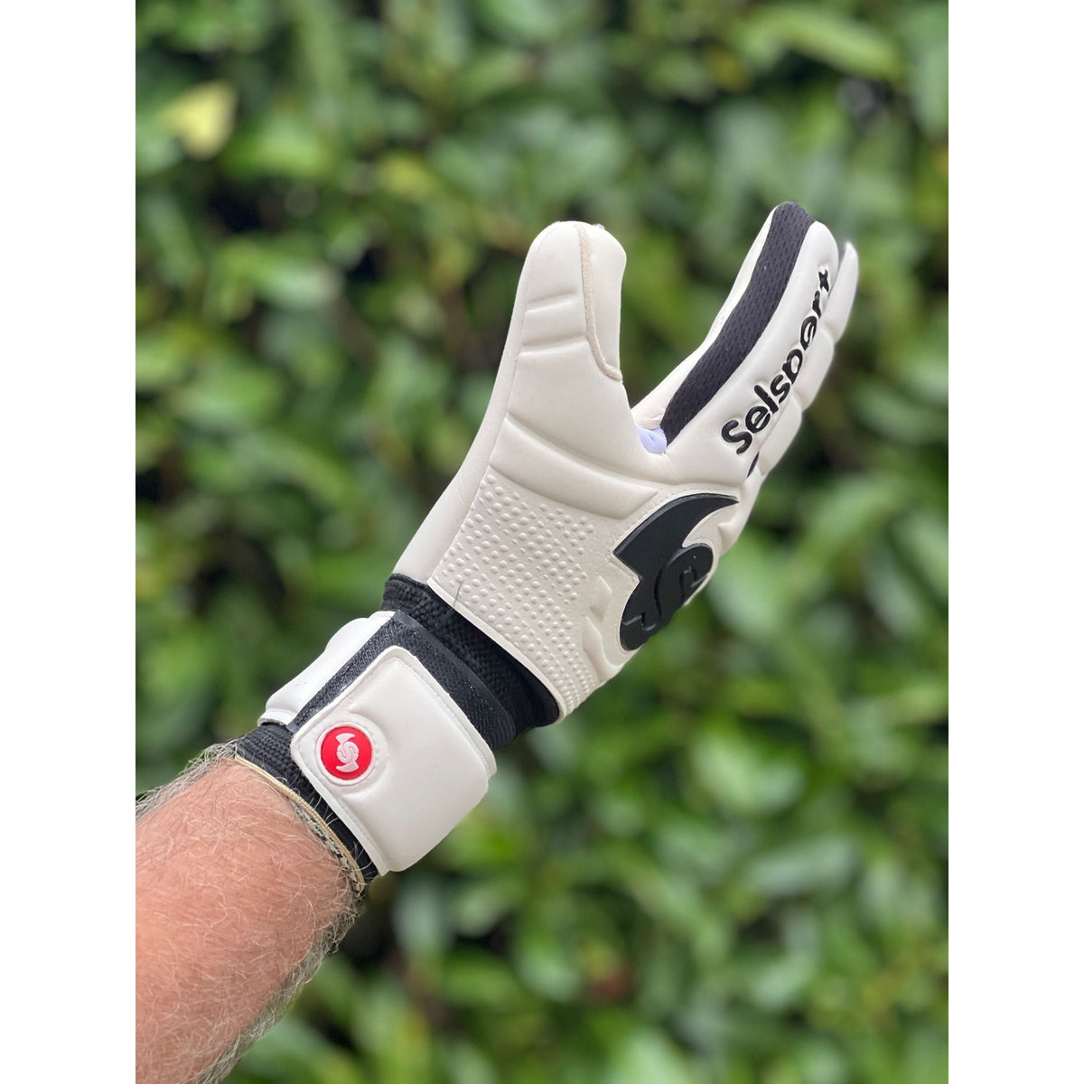 {{product_title}} by Selsport – Professional Goalkeeper Gloves featuring {{product_option_color}} and {{product_option_cut}} design{{product_title}} by Selsport – Professional Goalkeeper Glov