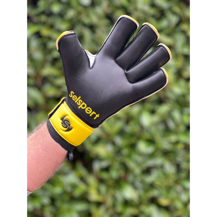 {{product_title}} by Selsport – Professional Goalkeeper Gloves featuring {{product_option_color}} and {{product_option_cut}} design{{product_title}} by Selsport – Professional Goalkeeper Glov