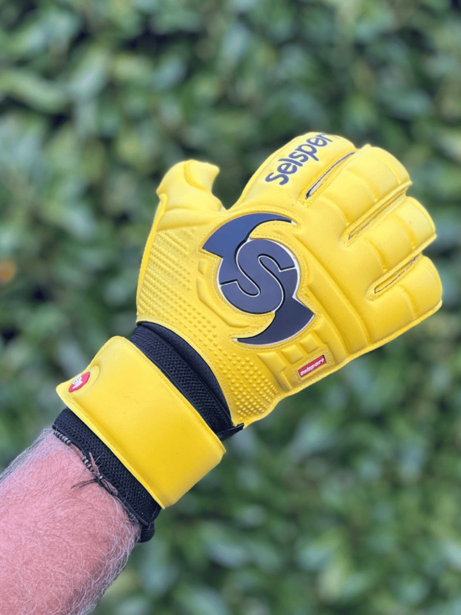 {{product_title}} by Selsport – Professional Goalkeeper Gloves featuring {{product_option_color}} and {{product_option_cut}} design{{product_title}} by Selsport – Professional Goalkeeper Glov