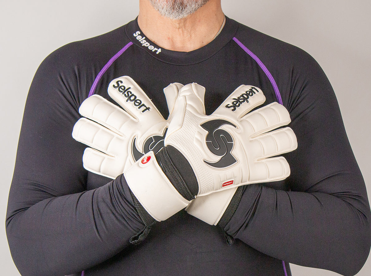 Wrappa Classic Selsport Professional rollfinger goalkeeper gloves  across the chest