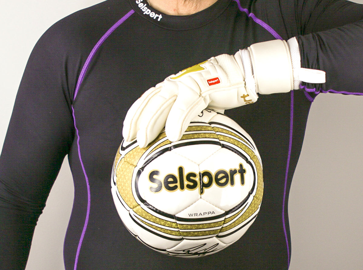 Selsport Professional Goalkeeper glove Wrappa Classic EA+ Gold hand golding gold Selsport Football