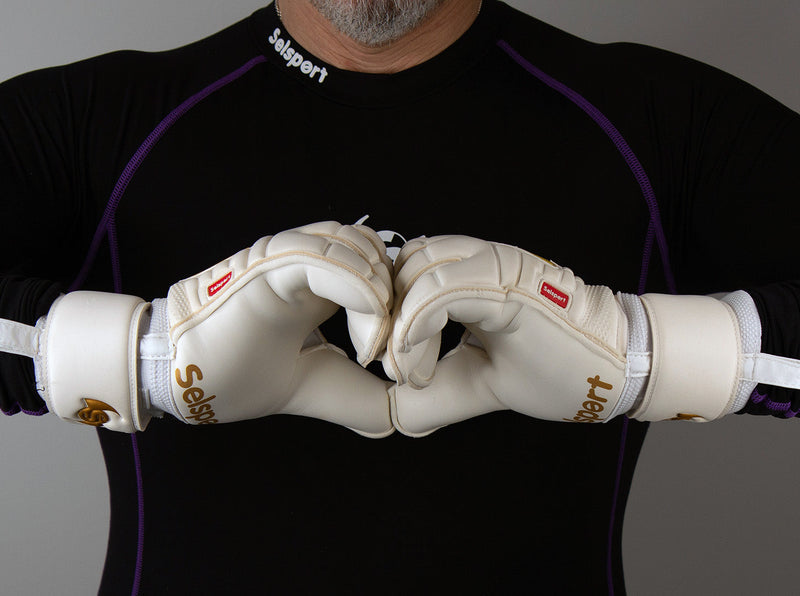 Selsport Professional Goalkeeper glove Wrappa Classic EA+ Gold. red tab quality