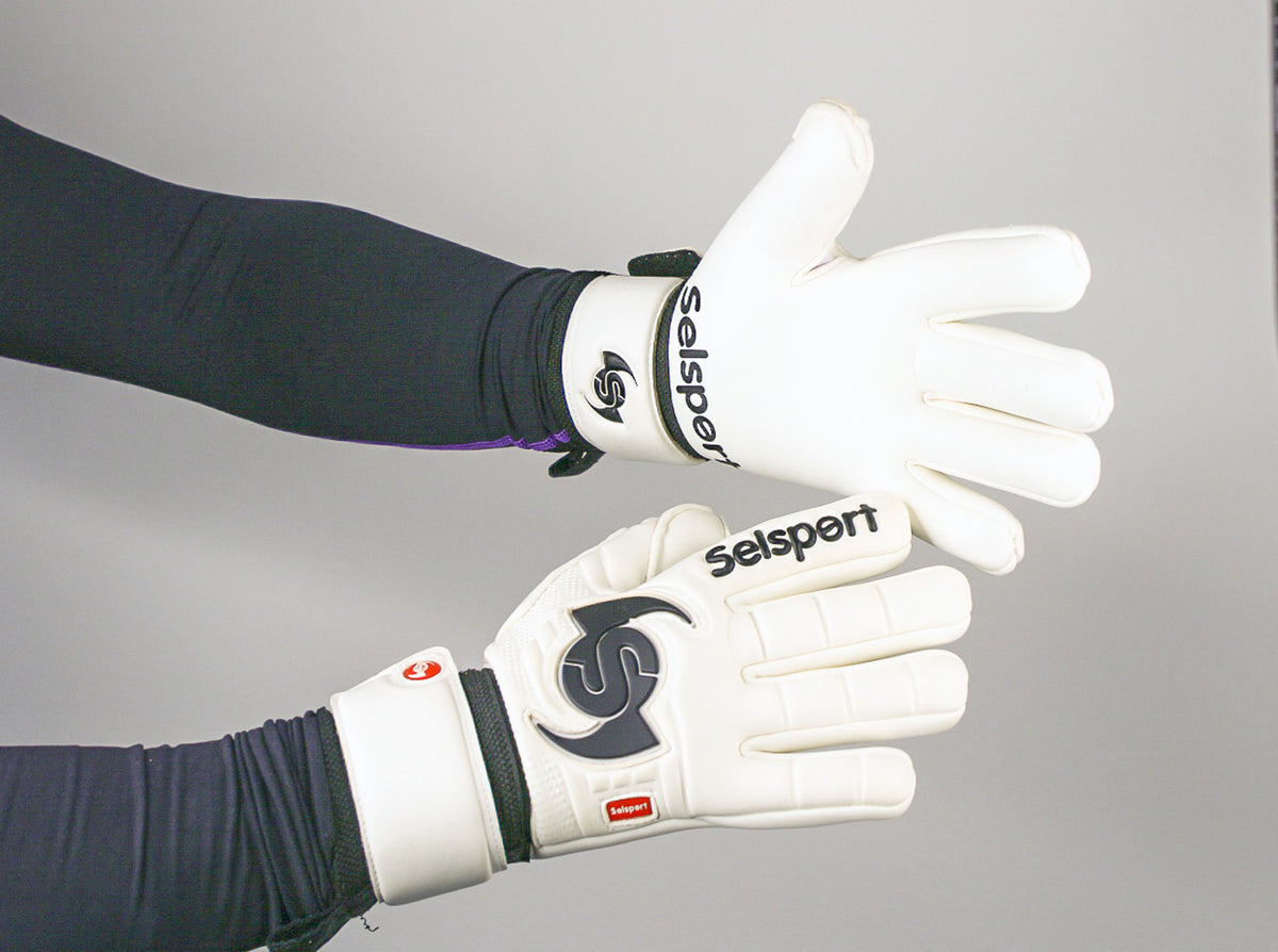 Seslport Wrappa Classic Professional  Latex Goalkeeper gloves  showing backhand and palm