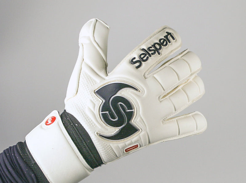 {{product_title}} by Selsport – Professional Goalkeeper Gloves featuring {{product_option_color}} and {{product_option_cut}} design{{product_title}} by Selsport – Professional Goalkeeper Glov