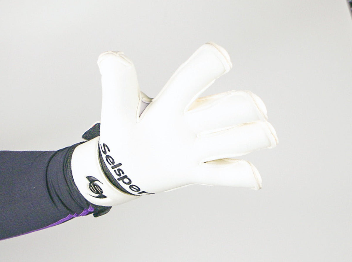{{product_title}} by Selsport – Professional Goalkeeper Gloves featuring {{product_option_color}} and {{product_option_cut}} design{{product_title}} by Selsport – Professional Goalkeeper Glov
