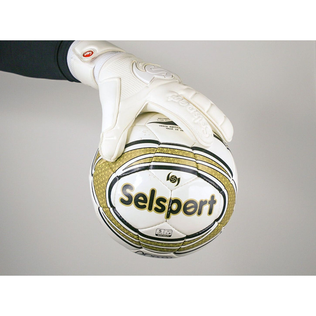 {{product_title}} by Selsport – Professional Goalkeeper Gloves featuring {{product_option_color}} and {{product_option_cut}} design{{product_title}} by Selsport – Professional Goalkeeper Glov