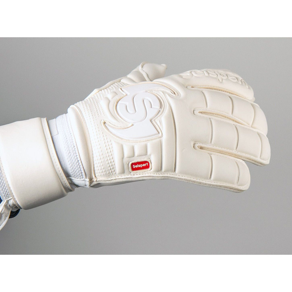 {{product_title}} by Selsport – Professional Goalkeeper Gloves featuring {{product_option_color}} and {{product_option_cut}} design{{product_title}} by Selsport – Professional Goalkeeper Glov